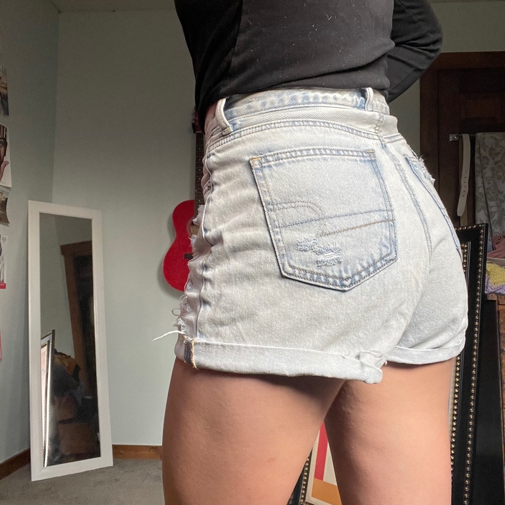 denim distressed shorts